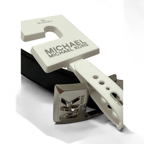 Michael by Michael Kors Twist Reversible Leather Belt – Black & Silver (XL) - Picture 5 of 12